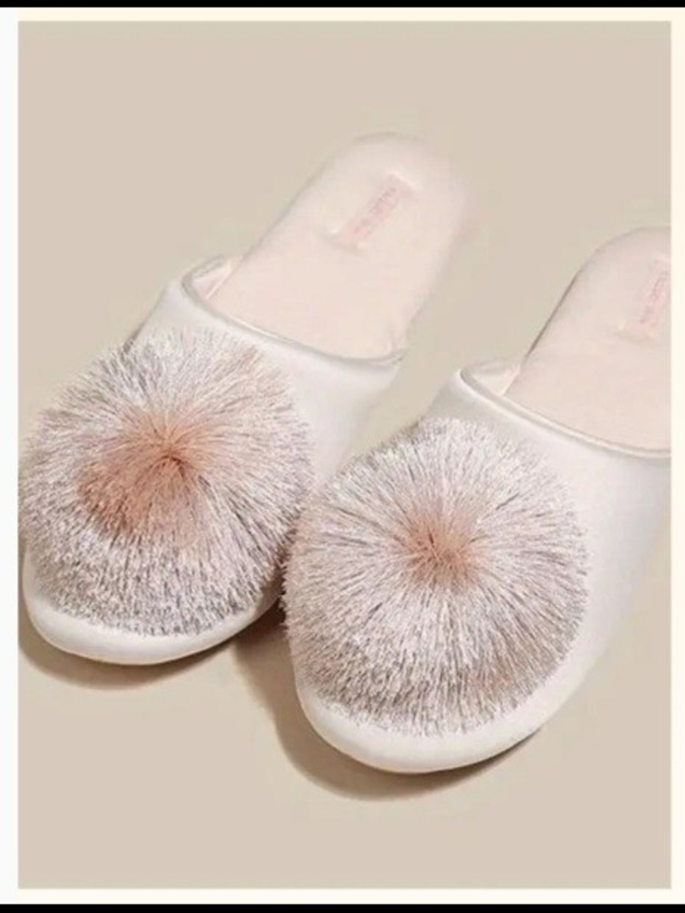 New Women’s White Pom-Pom Slip-On Slippers